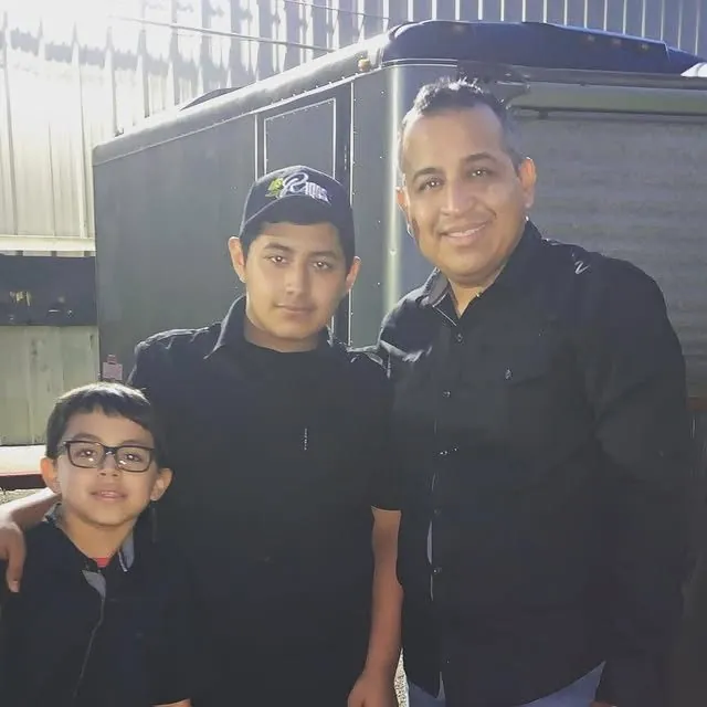 Rodrigo con sus dos hijos